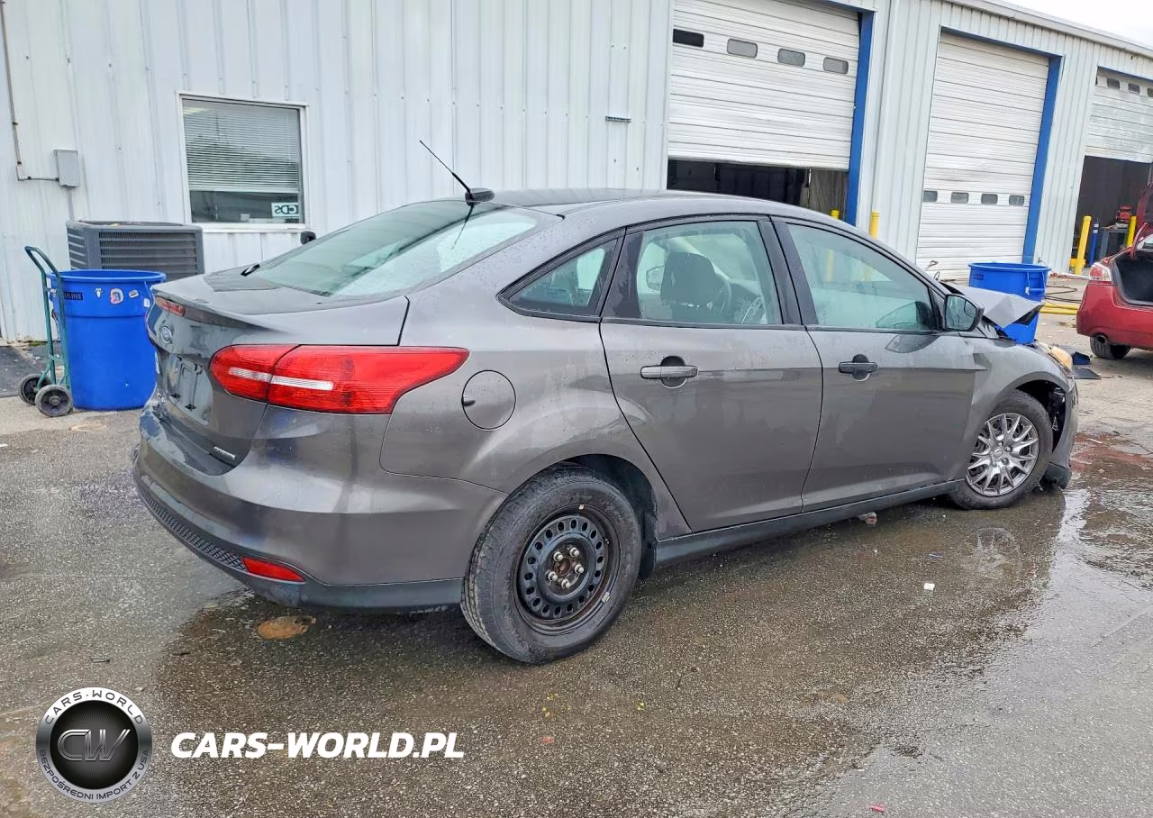 2016 Ford Focus S VIN:1FADP3E29GL393858 - 3