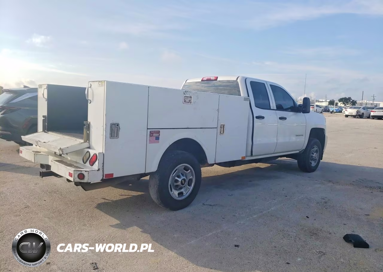 2015 Chevrolet Silverado C2500 Heavy Duty VIN:1GB2CUEG3FZ537676 - 3