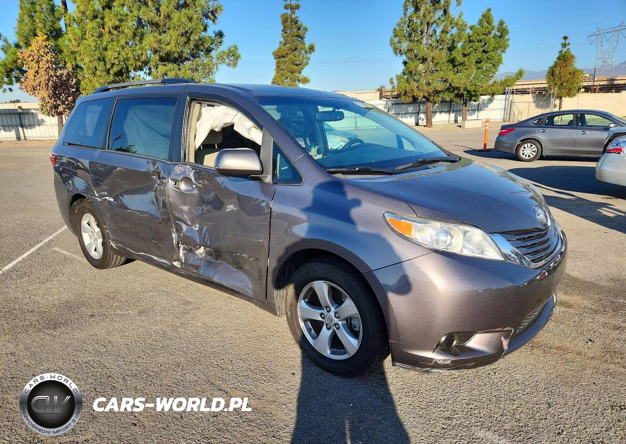 2016 Toyota Sienna Le VIN:5TDKK3DC1GS762432 - 4
