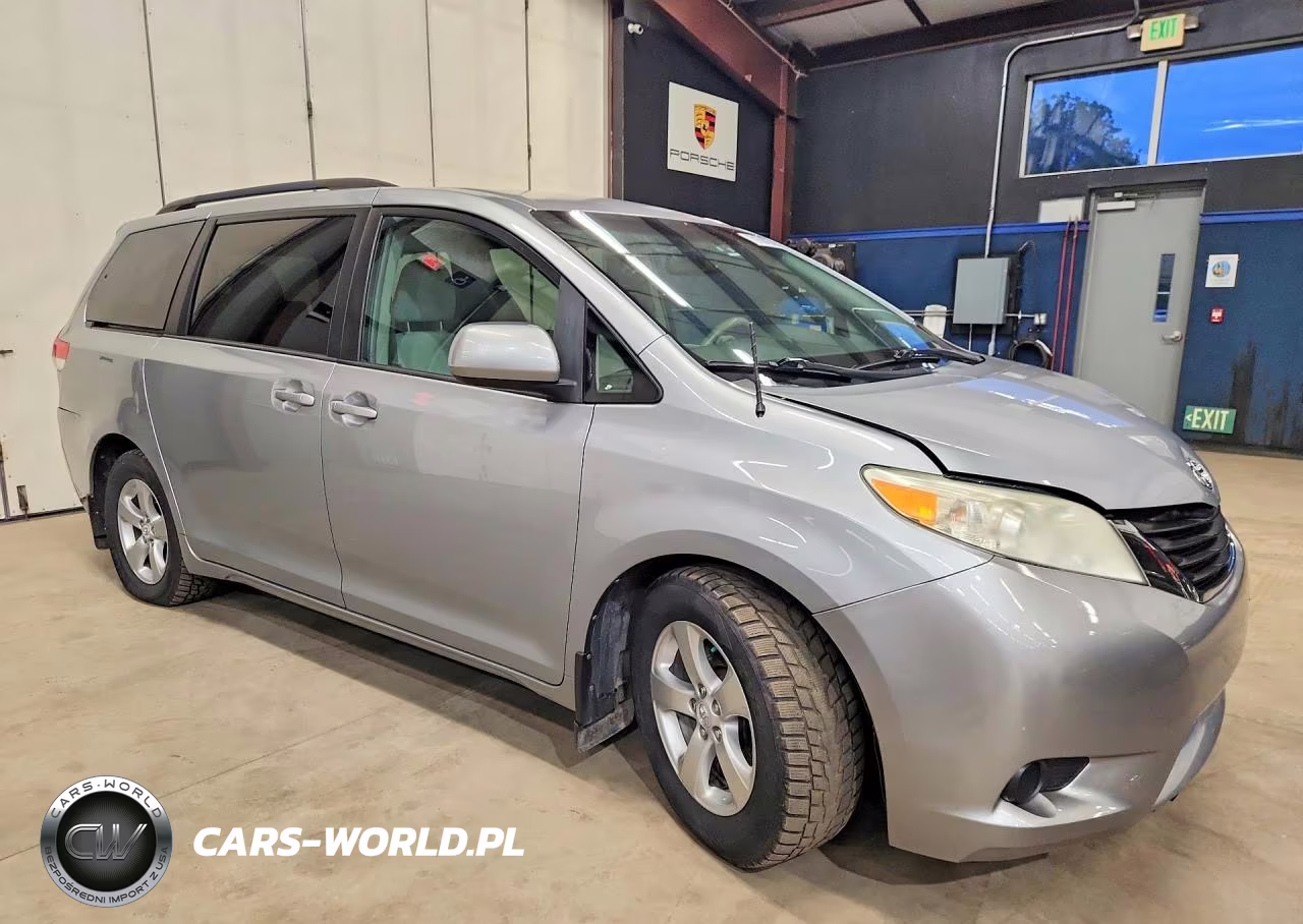 2011 Toyota Sienna Le VIN:5TDKK3DC8BS086179 - 4