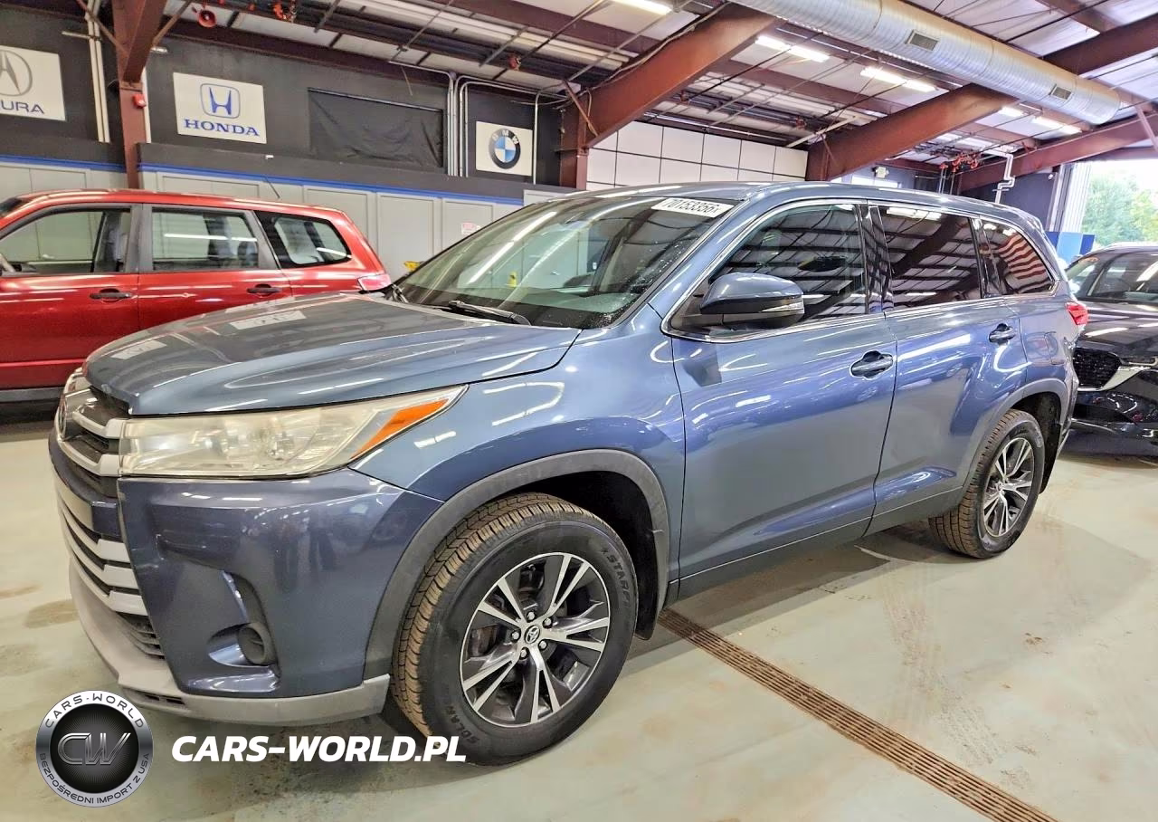 2019 Toyota Highlander Le VIN:5TDBZRFH3KS986561 - 1