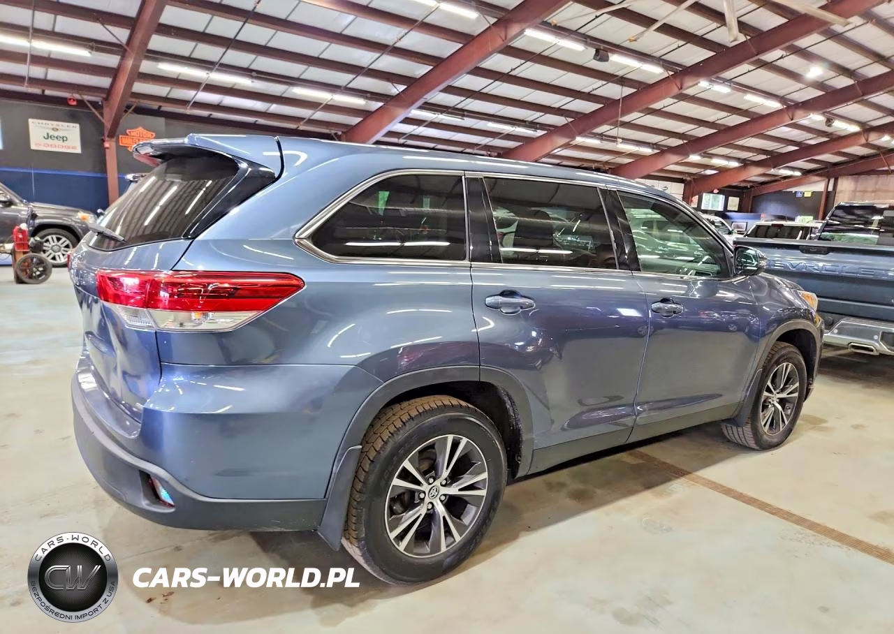 2019 Toyota Highlander Le VIN:5TDBZRFH3KS986561 - 3