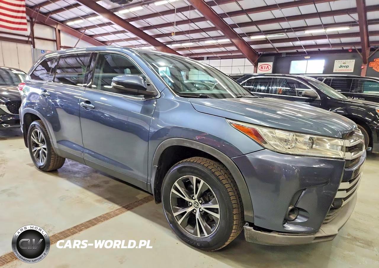 2019 Toyota Highlander Le VIN:5TDBZRFH3KS986561 - 4