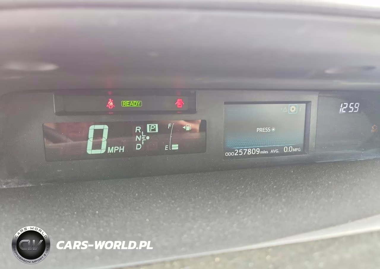 2015 Toyota Prius V Three VIN:JTDZN3EUXFJ032169 - 9
