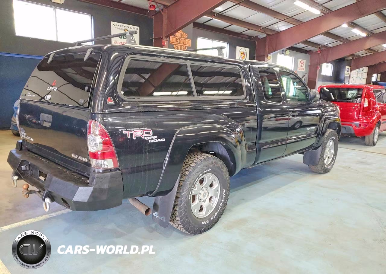 2005 Toyota Tacoma Access Cab VIN:5TEUU42N25Z033031 - 3