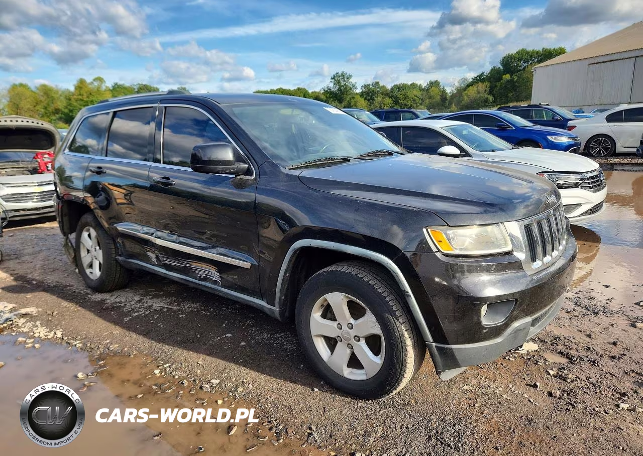2011 Jeep Grand Cherokee Laredo VIN:1J4RR4GG1BC530349 - 4