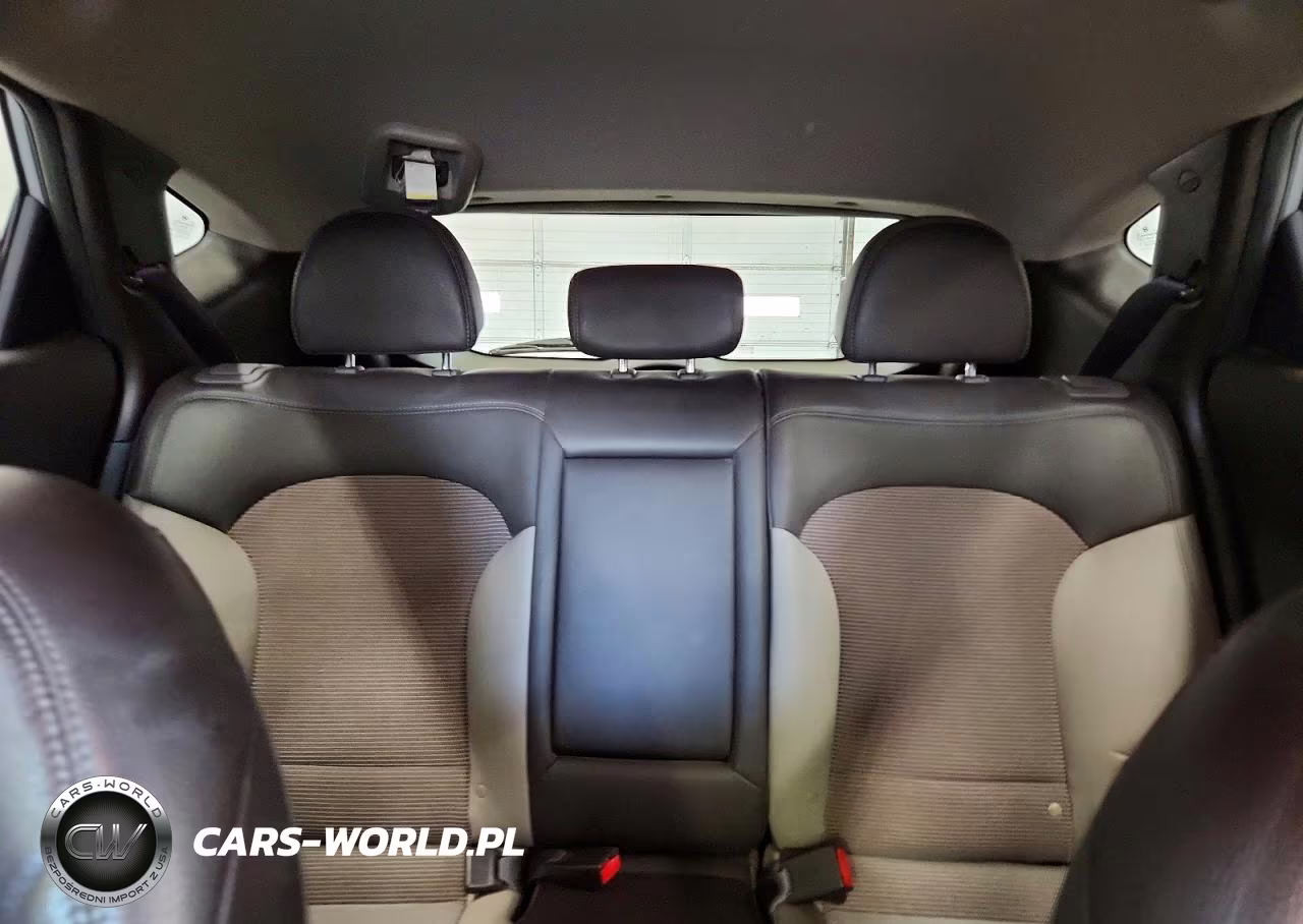 2012 Hyundai Tucson VIN:KM8JUCAC1CU396547 - 10