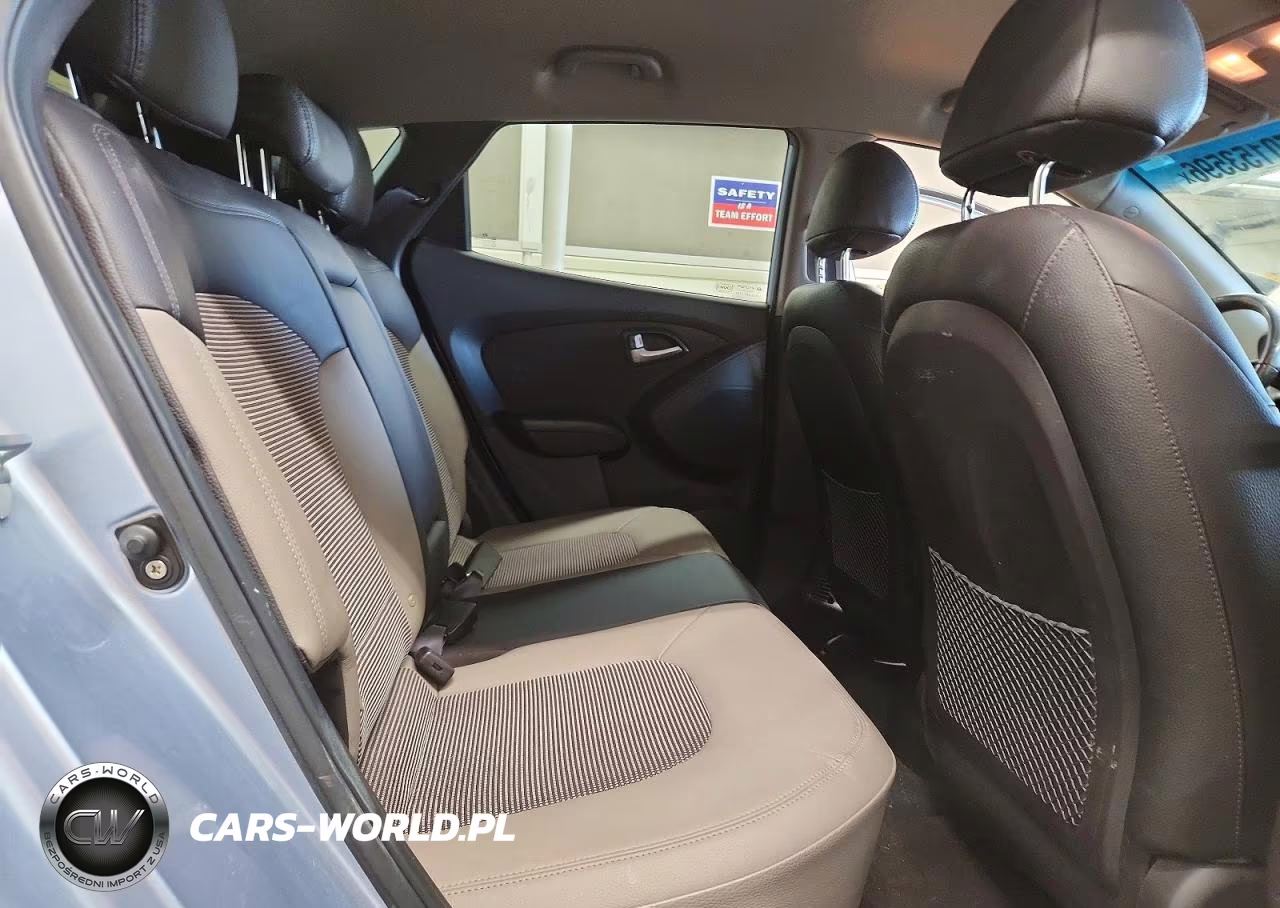 2012 Hyundai Tucson VIN:KM8JUCAC1CU396547 - 11