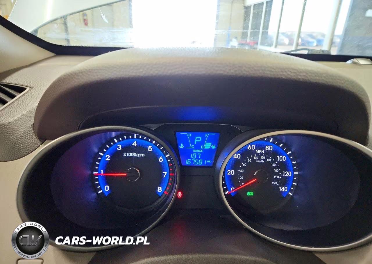 2012 Hyundai Tucson VIN:KM8JUCAC1CU396547 - 9