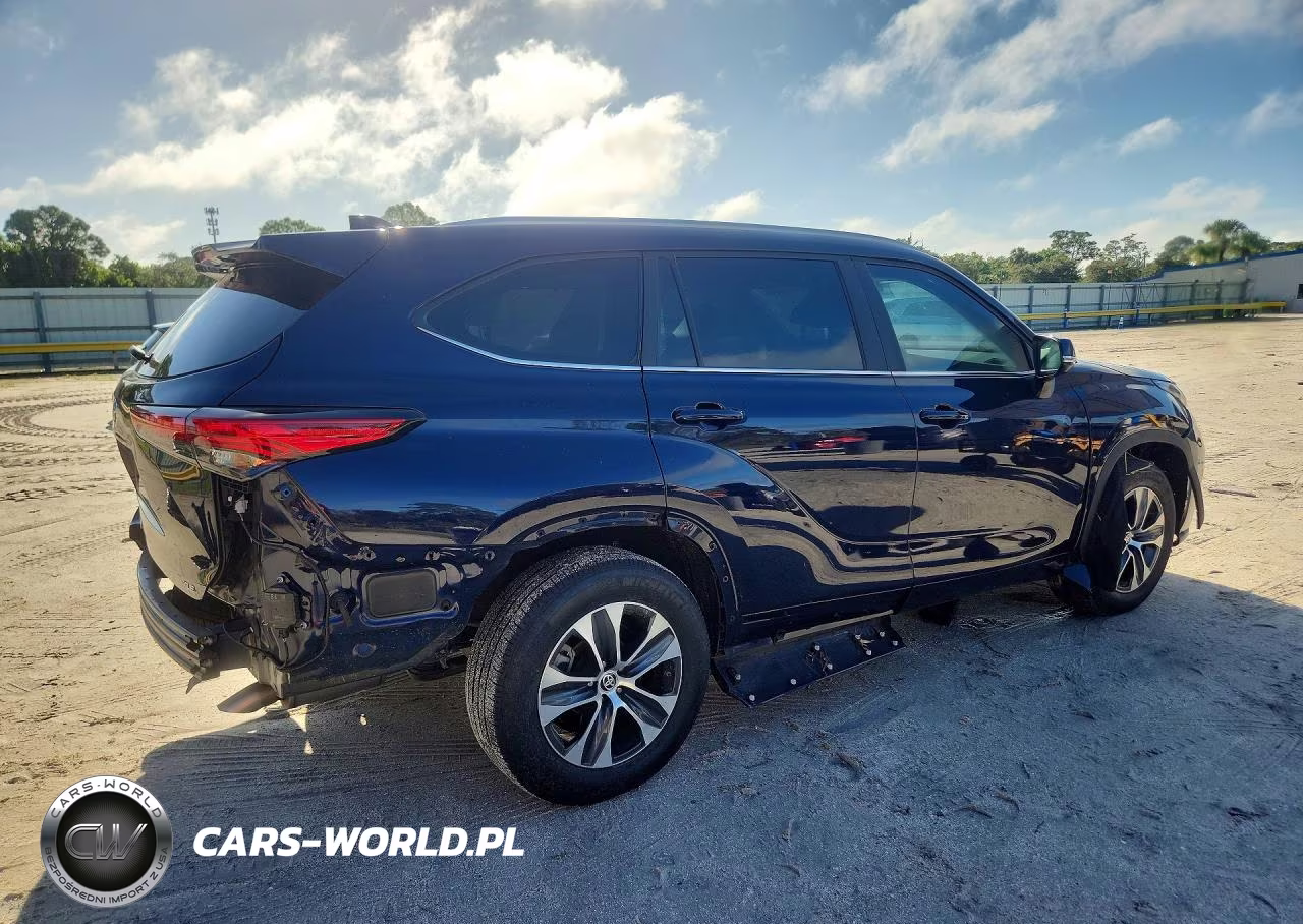 2023 Toyota Highlander Xle VIN:5TDKDRAH7PS004561 - 3