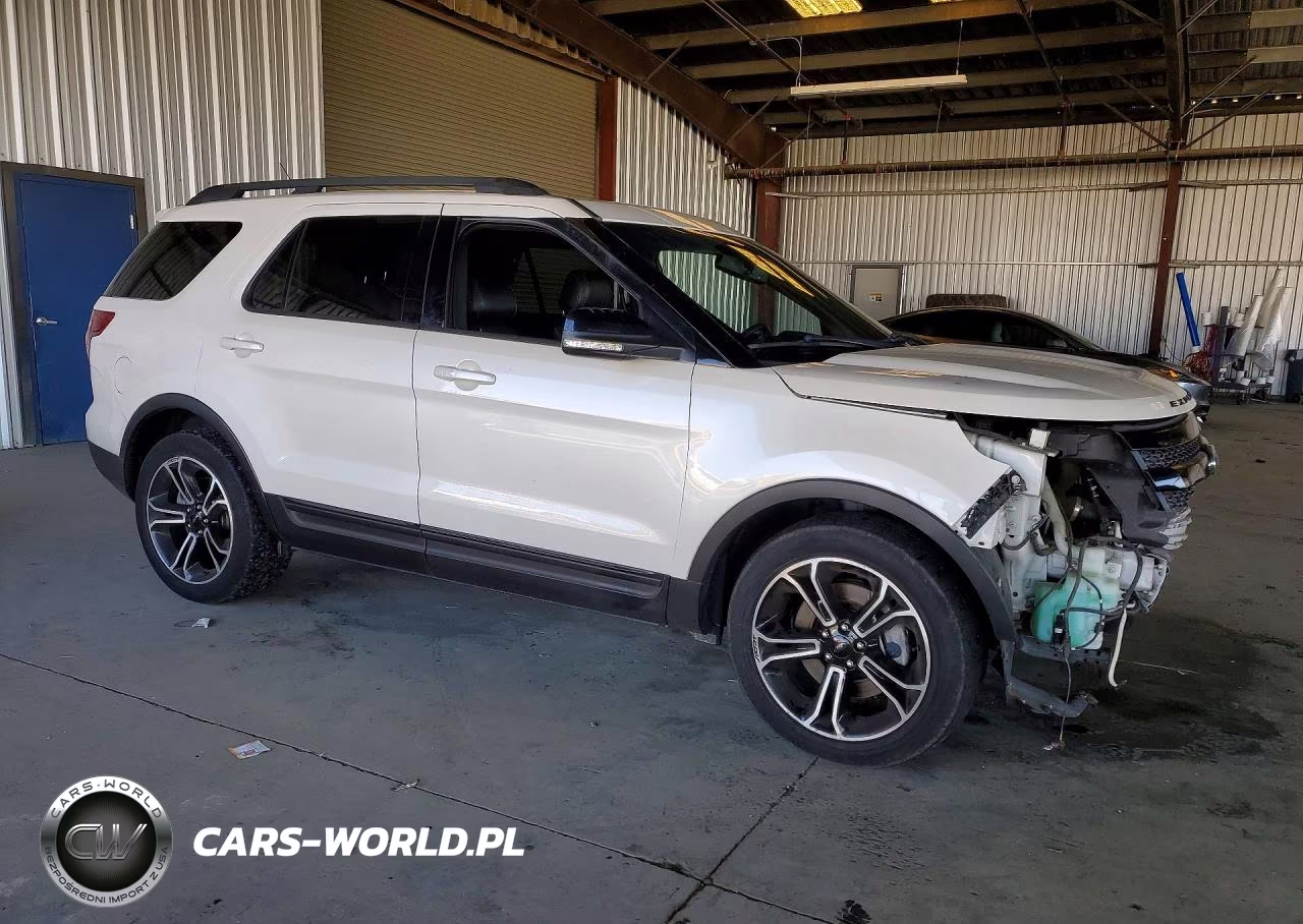 2015 Ford Explorer Sport VIN:1FM5K8GT8FGB73937 - 4