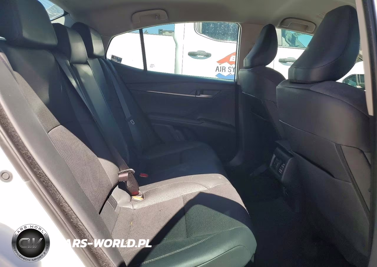 2025 Toyota Camry Xle VIN:4T1DAACKXSU624655 - 10