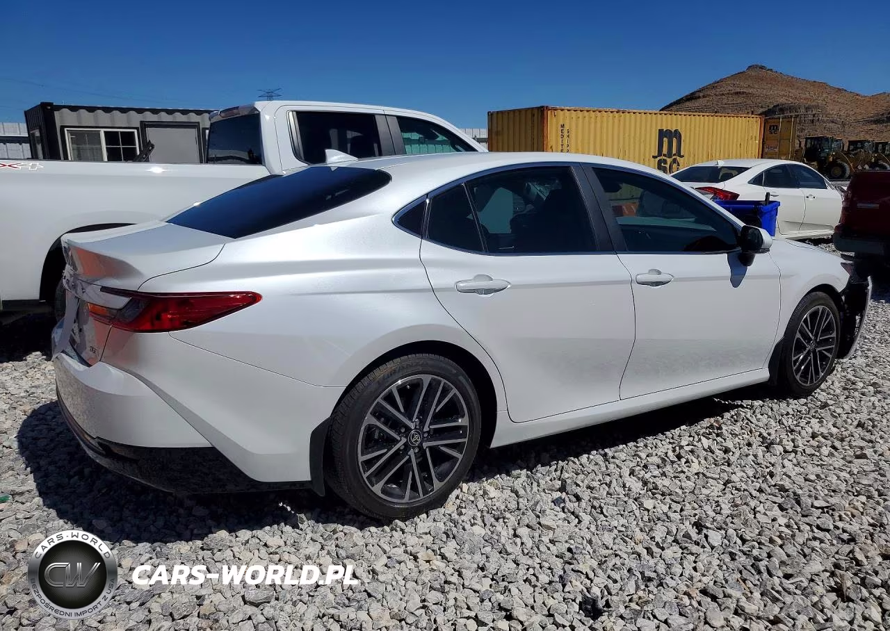 2025 Toyota Camry Xle VIN:4T1DAACKXSU624655 - 3