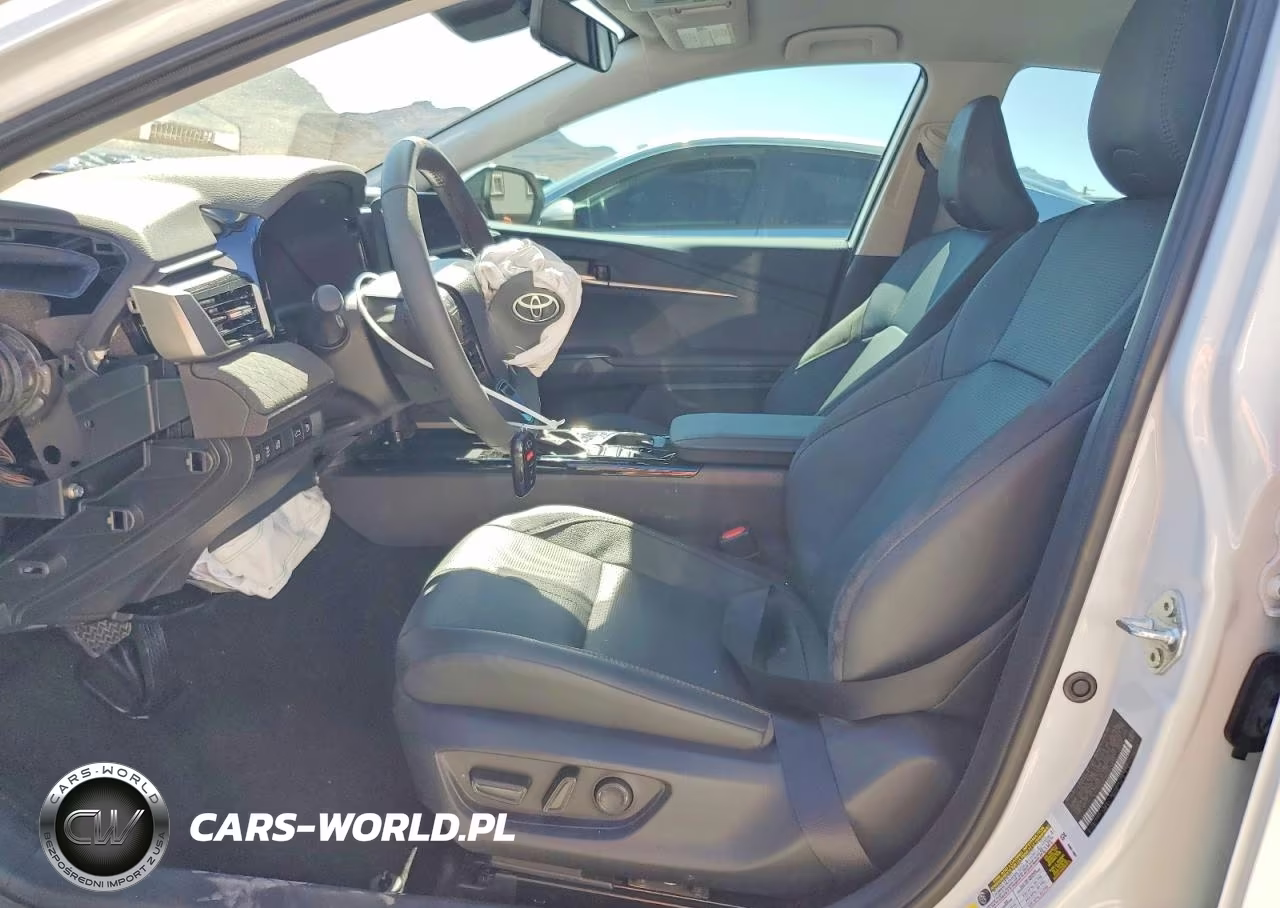 2025 Toyota Camry Xle VIN:4T1DAACKXSU624655 - 7