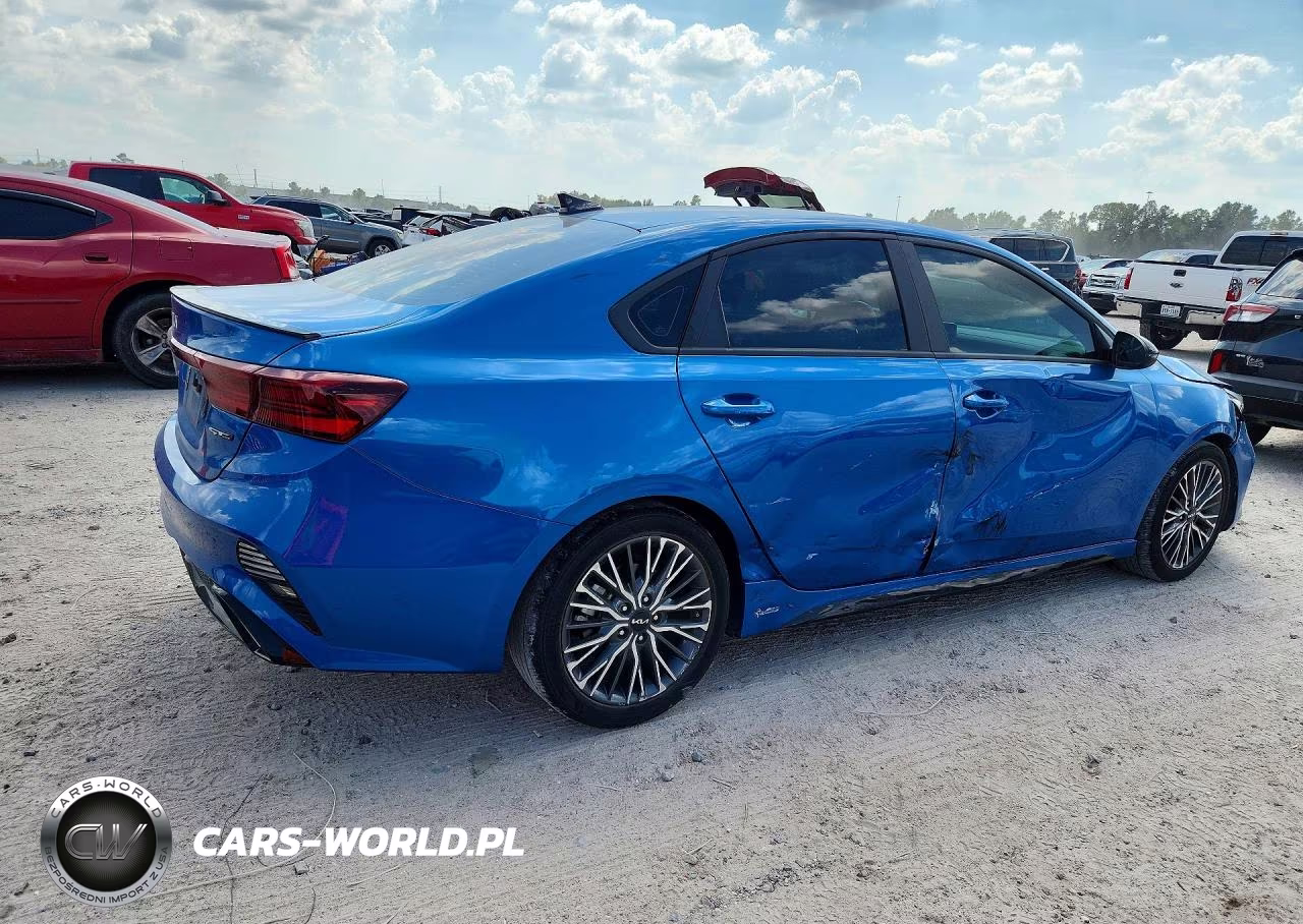2023 Kia Forte Gt Line VIN:3KPF54AD5PE647810 - 3