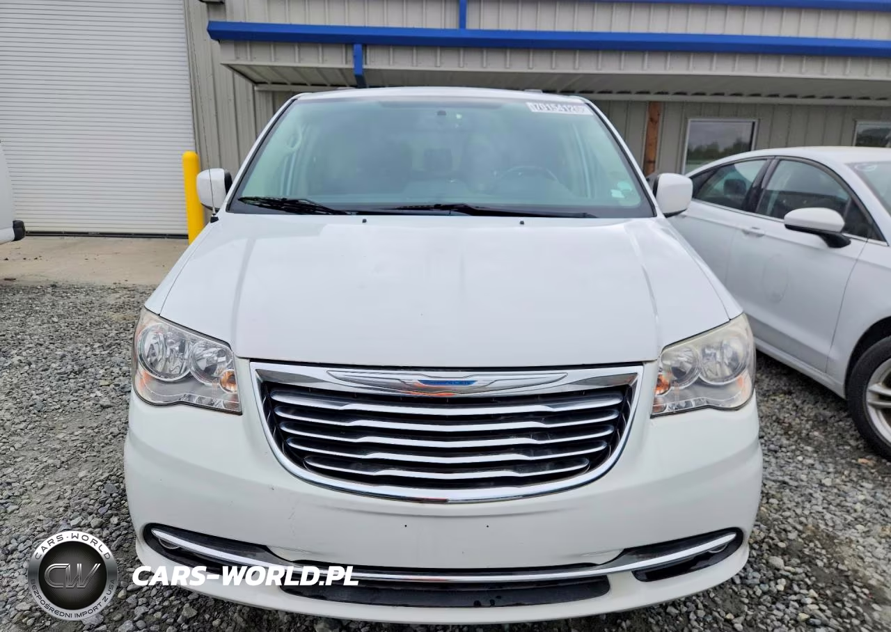 2015 Chrysler Town & Country Touring VIN:2C4RC1BG2FR739853 - 5