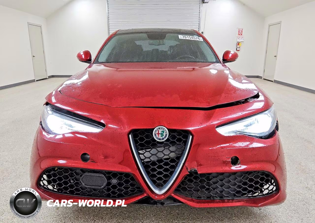 2017 Alfa Romeo Giulia Ti Q4 VIN:ZARFAEEN5H7532717 - 5