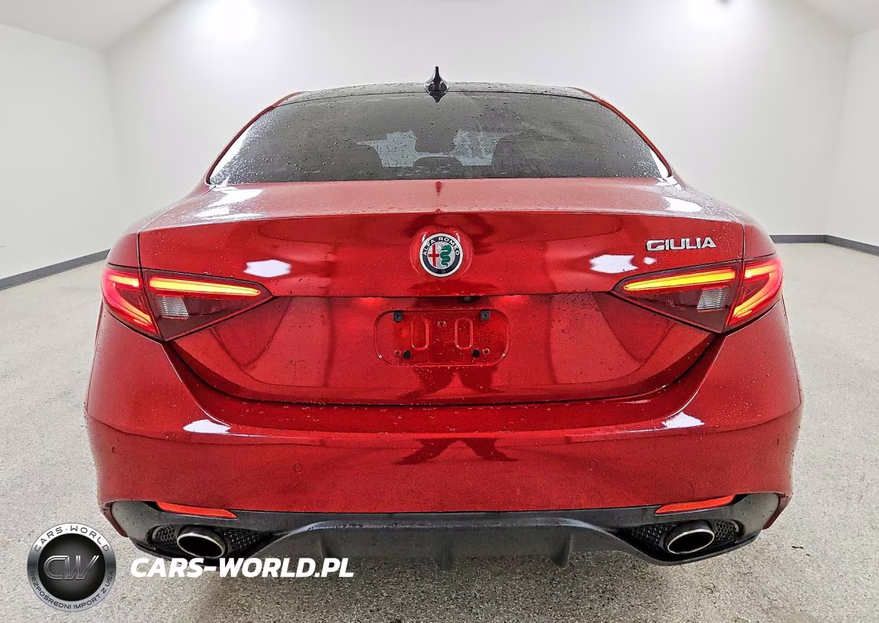 2017 Alfa Romeo Giulia Ti Q4 VIN:ZARFAEEN5H7532717 - 6