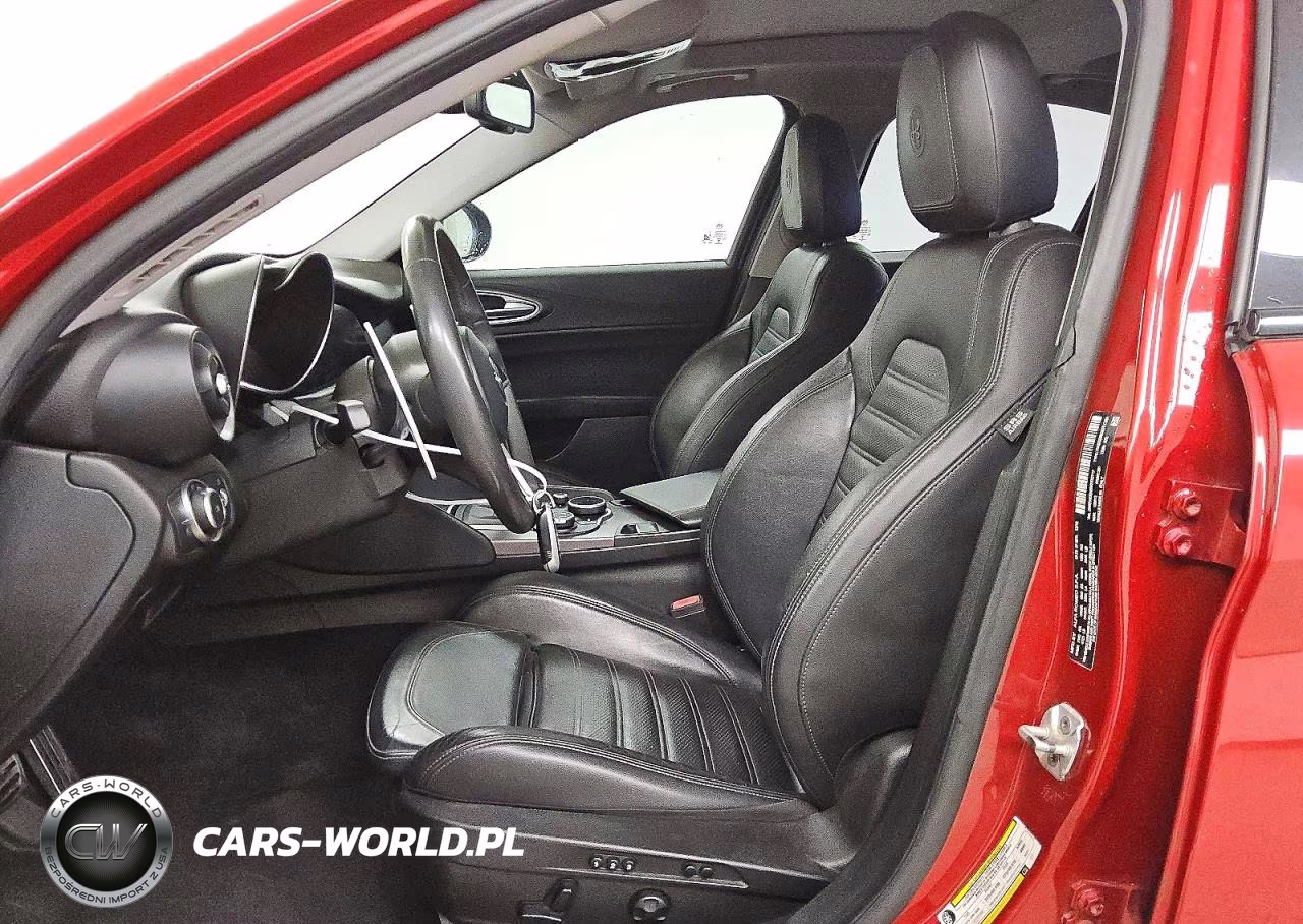 2017 Alfa Romeo Giulia Ti Q4 VIN:ZARFAEEN5H7532717 - 7
