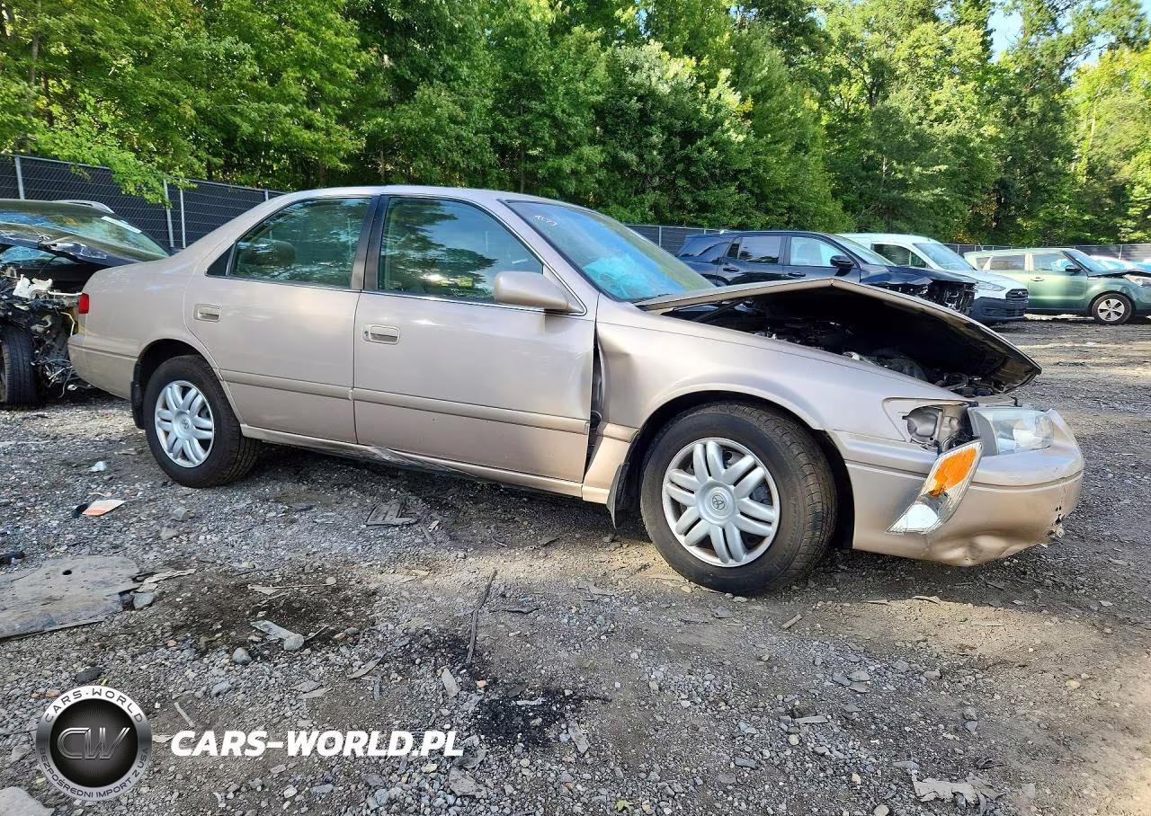 2001 Toyota Camry Le VIN:4T1BG22K11U100029 - 4
