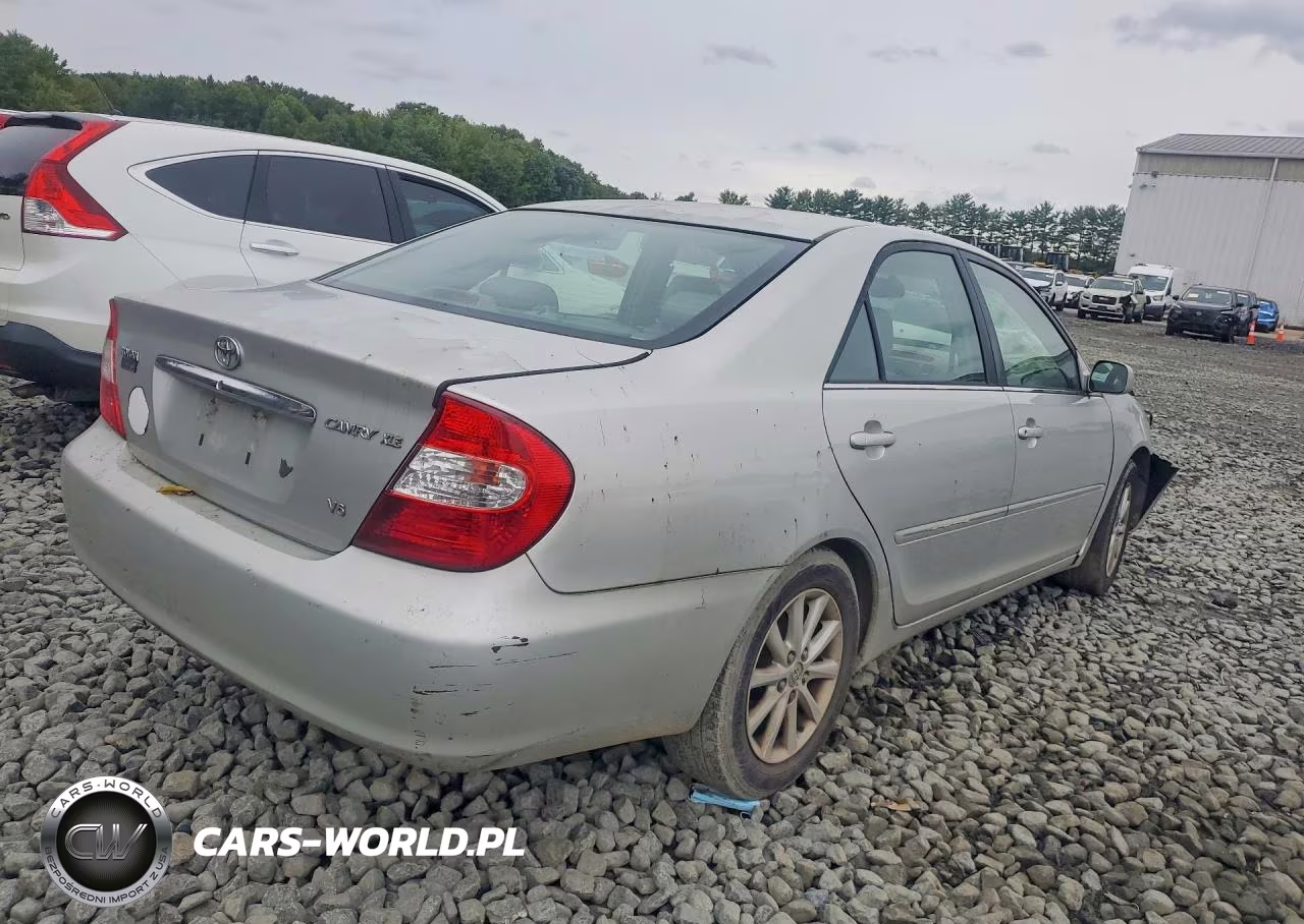 2002 Toyota Camry Xle V6 VIN:4T1BF30K82U537913 - 3