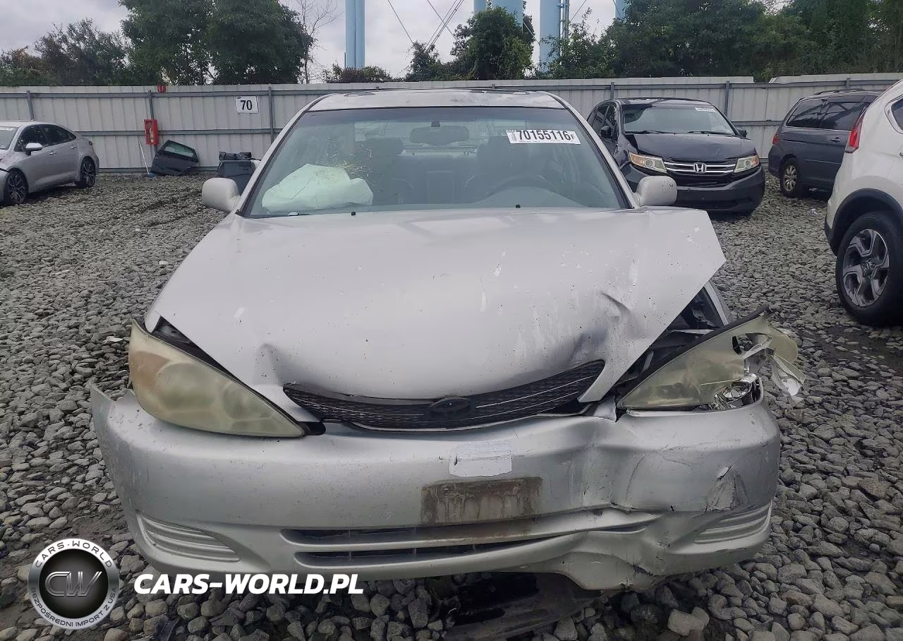 2002 Toyota Camry Xle V6 VIN:4T1BF30K82U537913 - 5