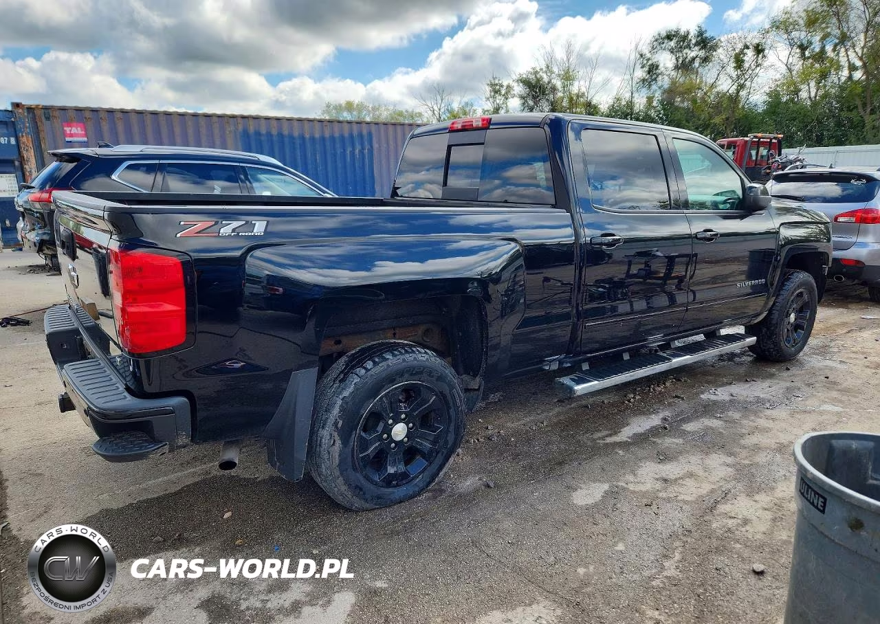2018 Chevrolet Silverado K1500 Lt VIN:3GCUKREC9JG381573 - 3