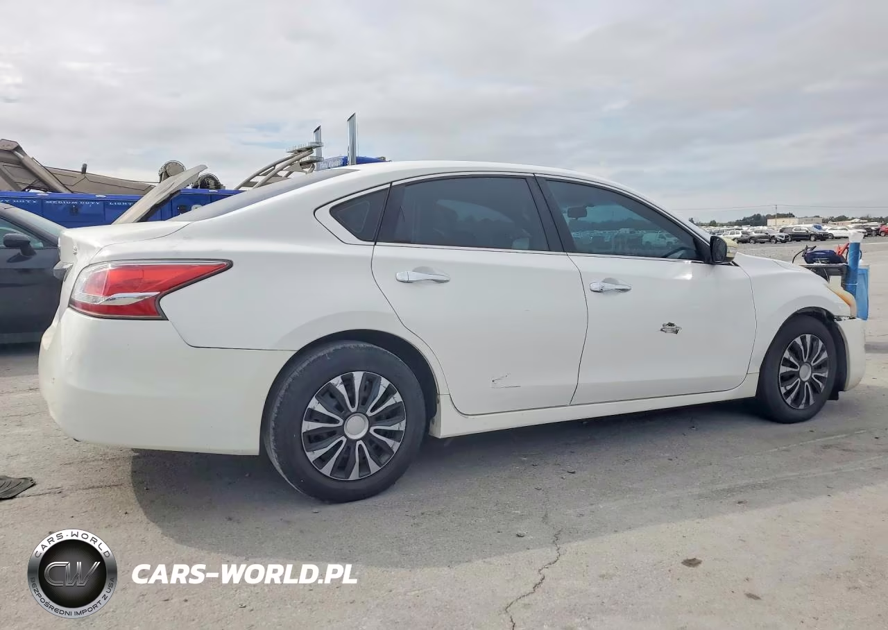 2015 Nissan Altima 2.5 S VIN:1N4AL3AP9FC251413 - 3