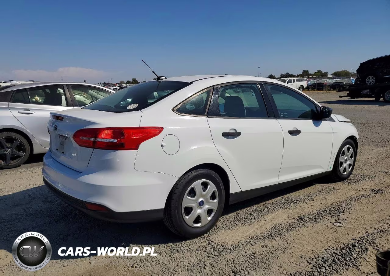 2015 Ford Focus S VIN:1FADP3E28FL315022 - 3