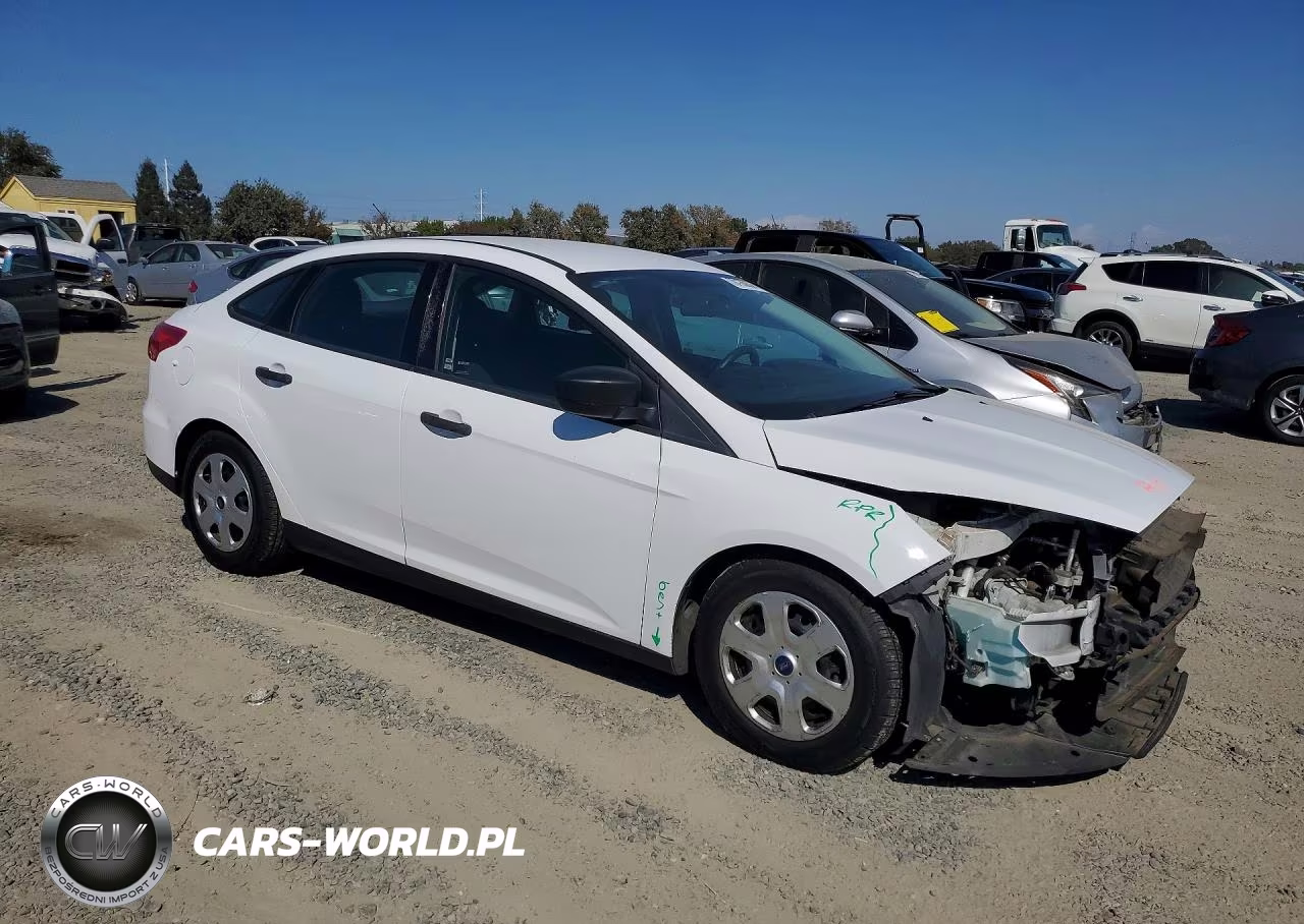2015 Ford Focus S VIN:1FADP3E28FL315022 - 4