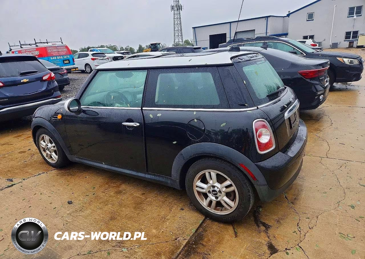 2013 Mini Cooper VIN:WMWSU3C5XDT682215 - 2