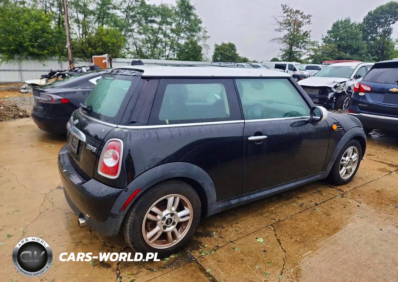2013 Mini Cooper VIN:WMWSU3C5XDT682215 - 3