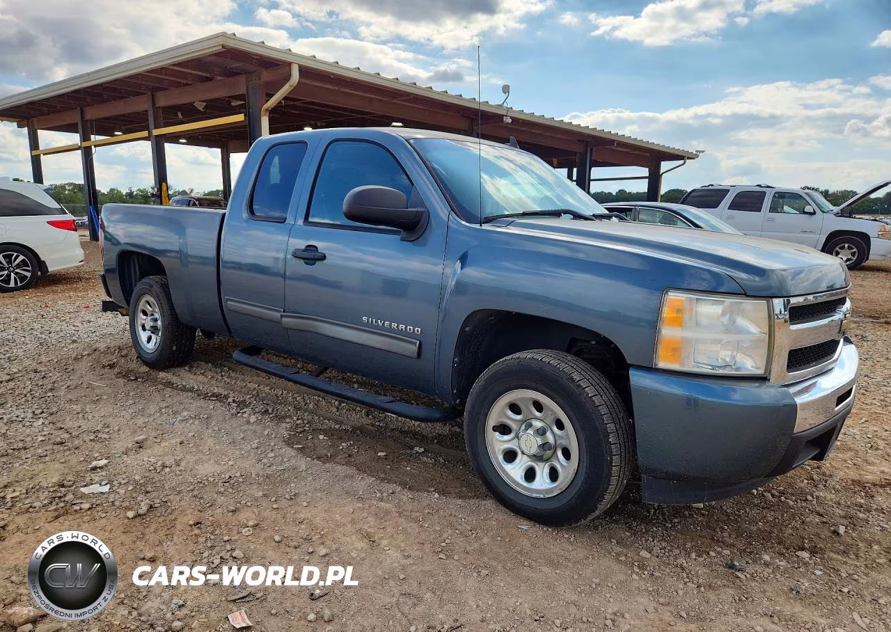 2011 Chevrolet Silverado C1500 Ls VIN:1GCRCREA1BZ440845 - 4
