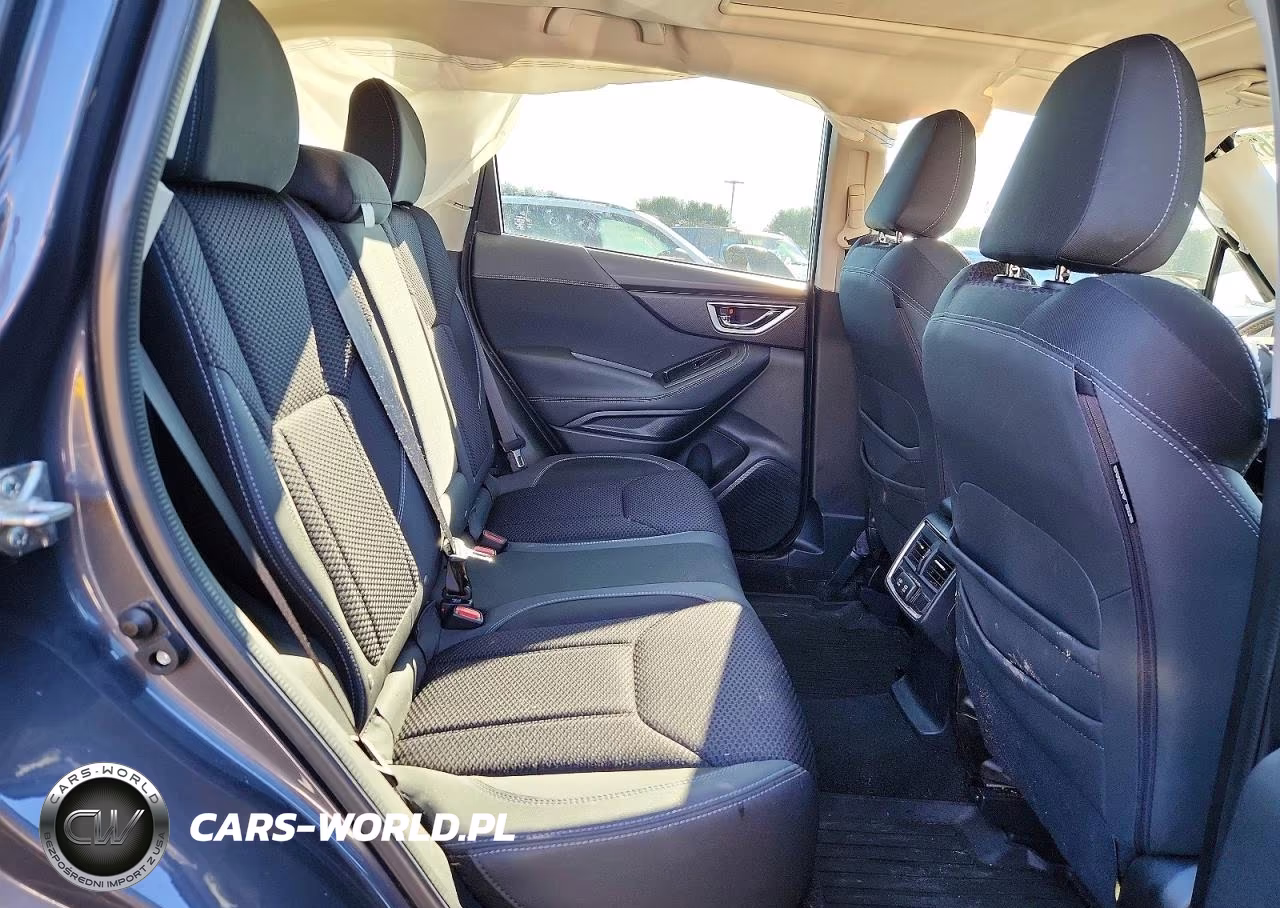 2022 Subaru Forester Premium VIN:JF2SKAEC5NH414252 - 11