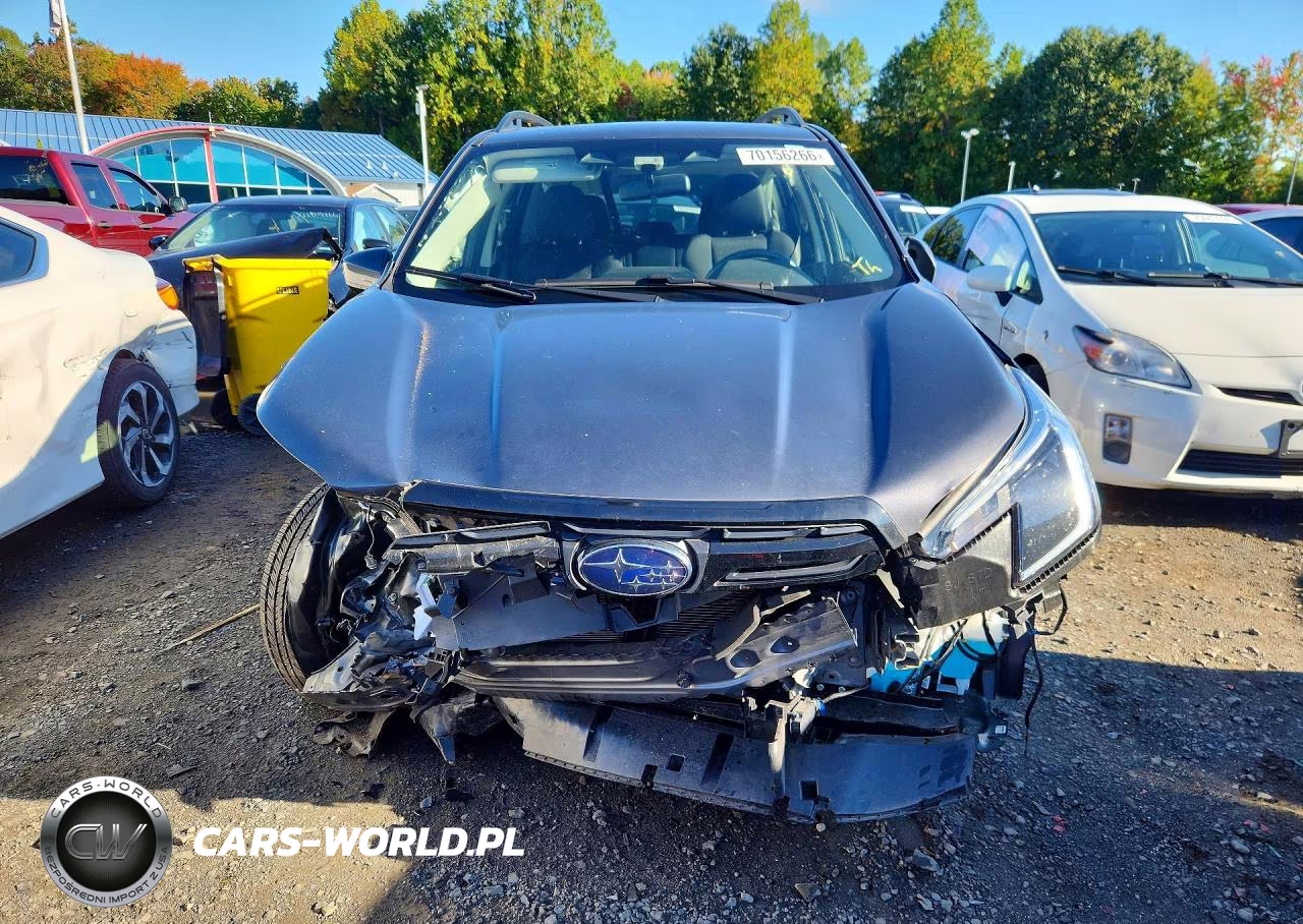 2022 Subaru Forester Premium VIN:JF2SKAEC5NH414252 - 5