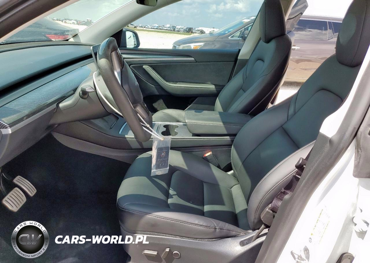 2024 Tesla Model Y VIN:7SAYGDEF6RA267029 - 7