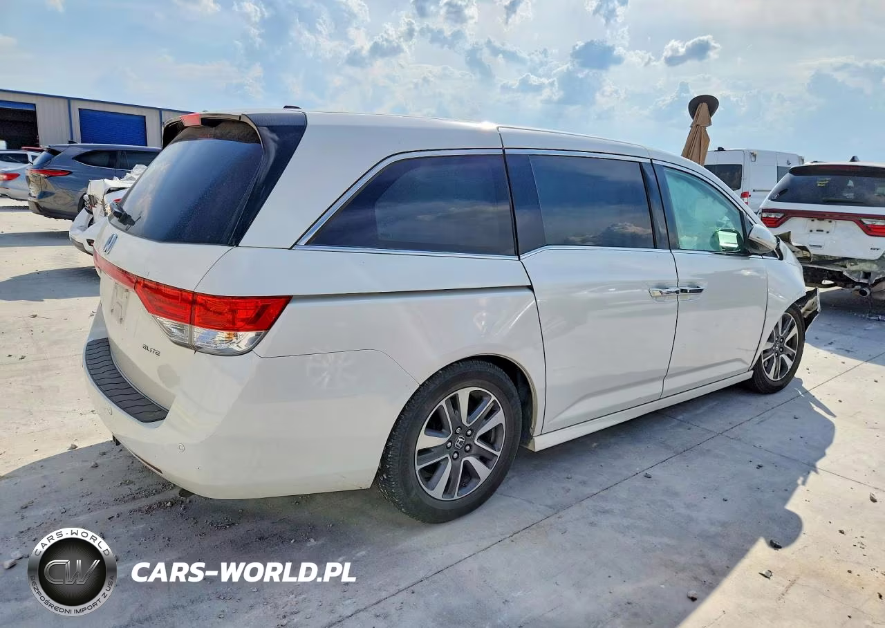 2014 Honda Odyssey Touring VIN:5FNRL5H96EB109053 - 3