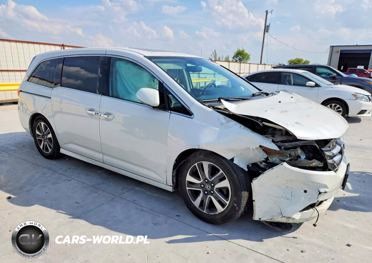 2014 Honda Odyssey Touring VIN:5FNRL5H96EB109053 - 4