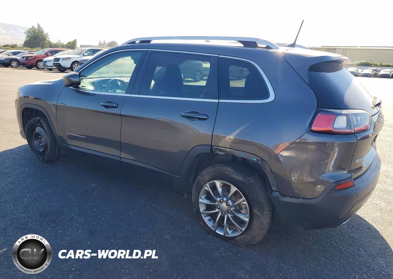 2019 Jeep Cherokee Latitude Plus VIN:1C4PJMLX6KD105715 - 2