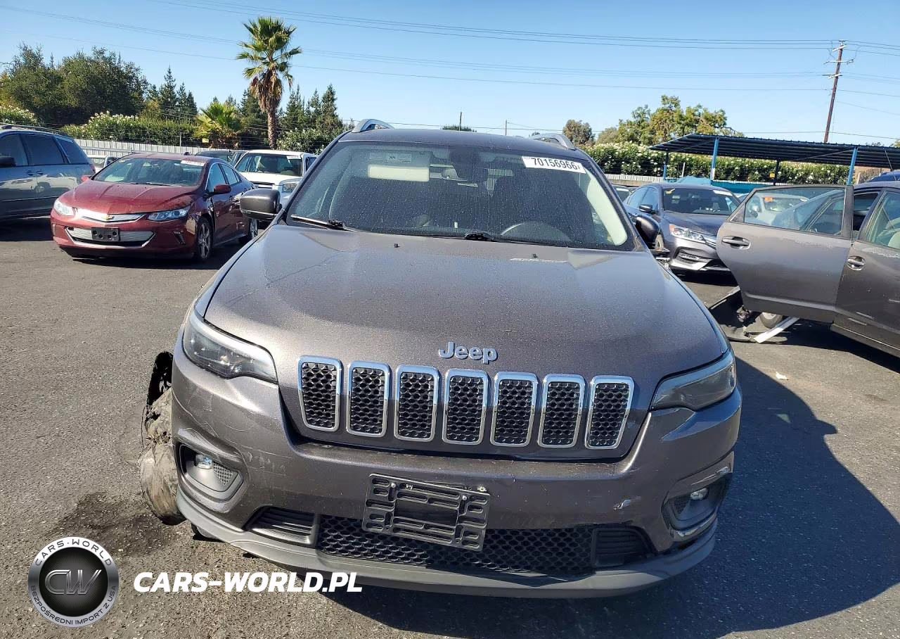 2019 Jeep Cherokee Latitude Plus VIN:1C4PJMLX6KD105715 - 5