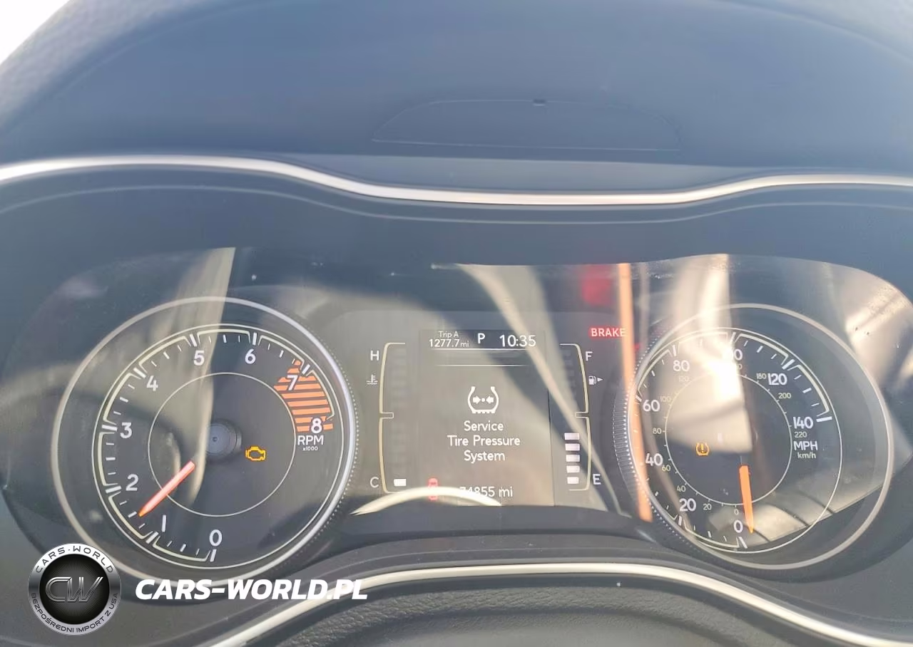 2019 Jeep Cherokee Latitude Plus VIN:1C4PJMLX6KD105715 - 9