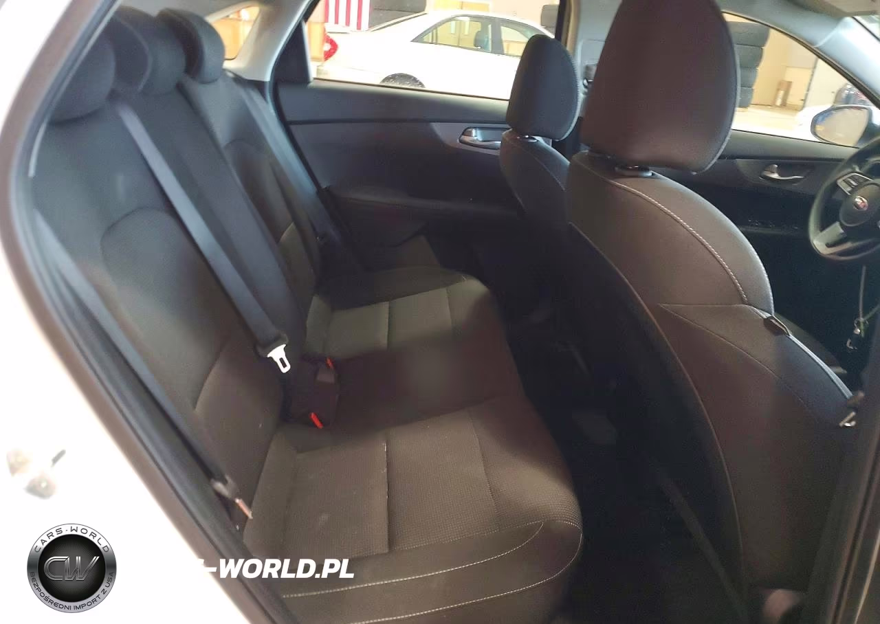 2021 Kia Forte Lxs VIN:3KPF24AD0ME326522 - 10