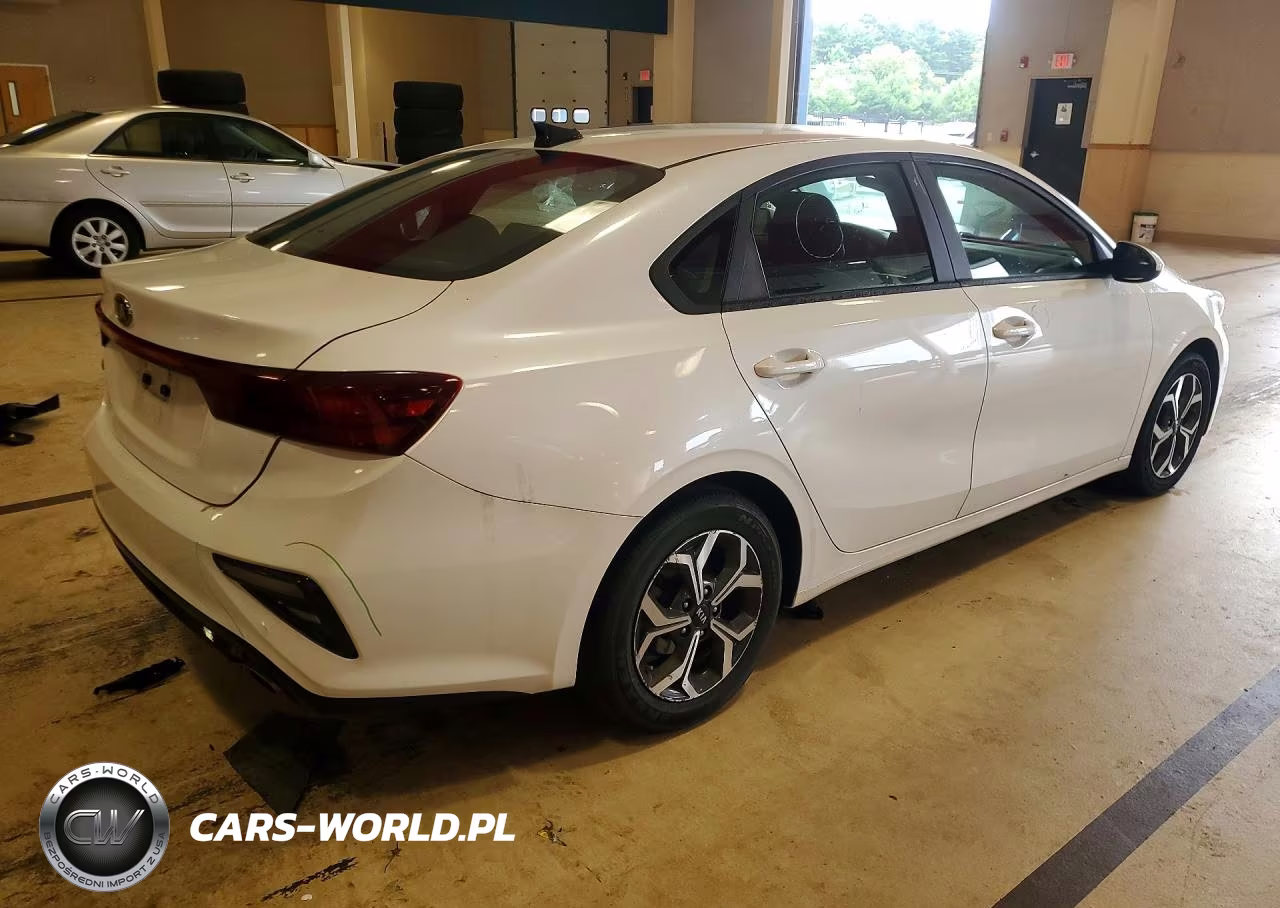 2021 Kia Forte Lxs VIN:3KPF24AD0ME326522 - 3