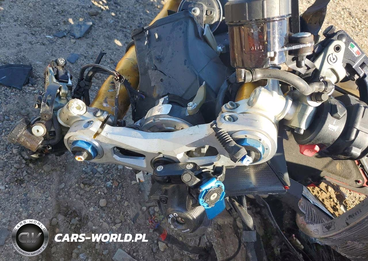 2021 Ducati Panigale V4 VIN:ZDMDAGNWXMB015382 - 7