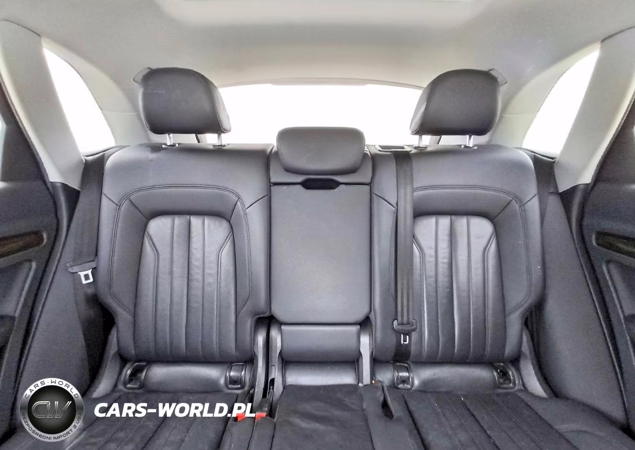 2018 Audi Q5 Premium VIN:WA1ANAFY8J2227770 - 10