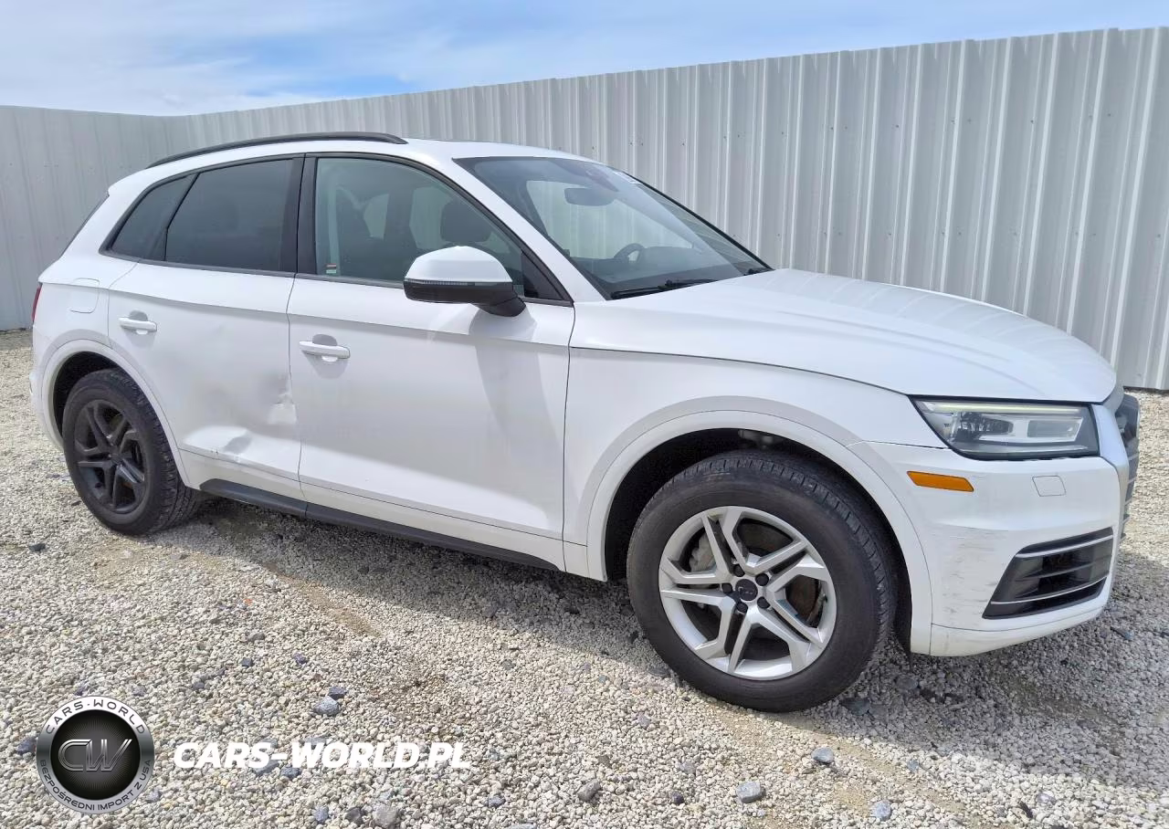 2018 Audi Q5 Premium VIN:WA1ANAFY8J2227770 - 4