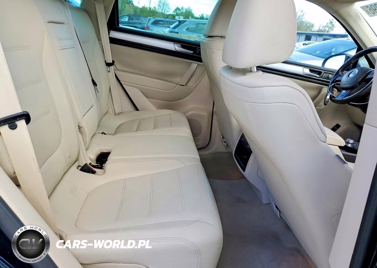 2016 Volkswagen Touareg Tdi VIN:WVGEP9BP7GD006523 - 11