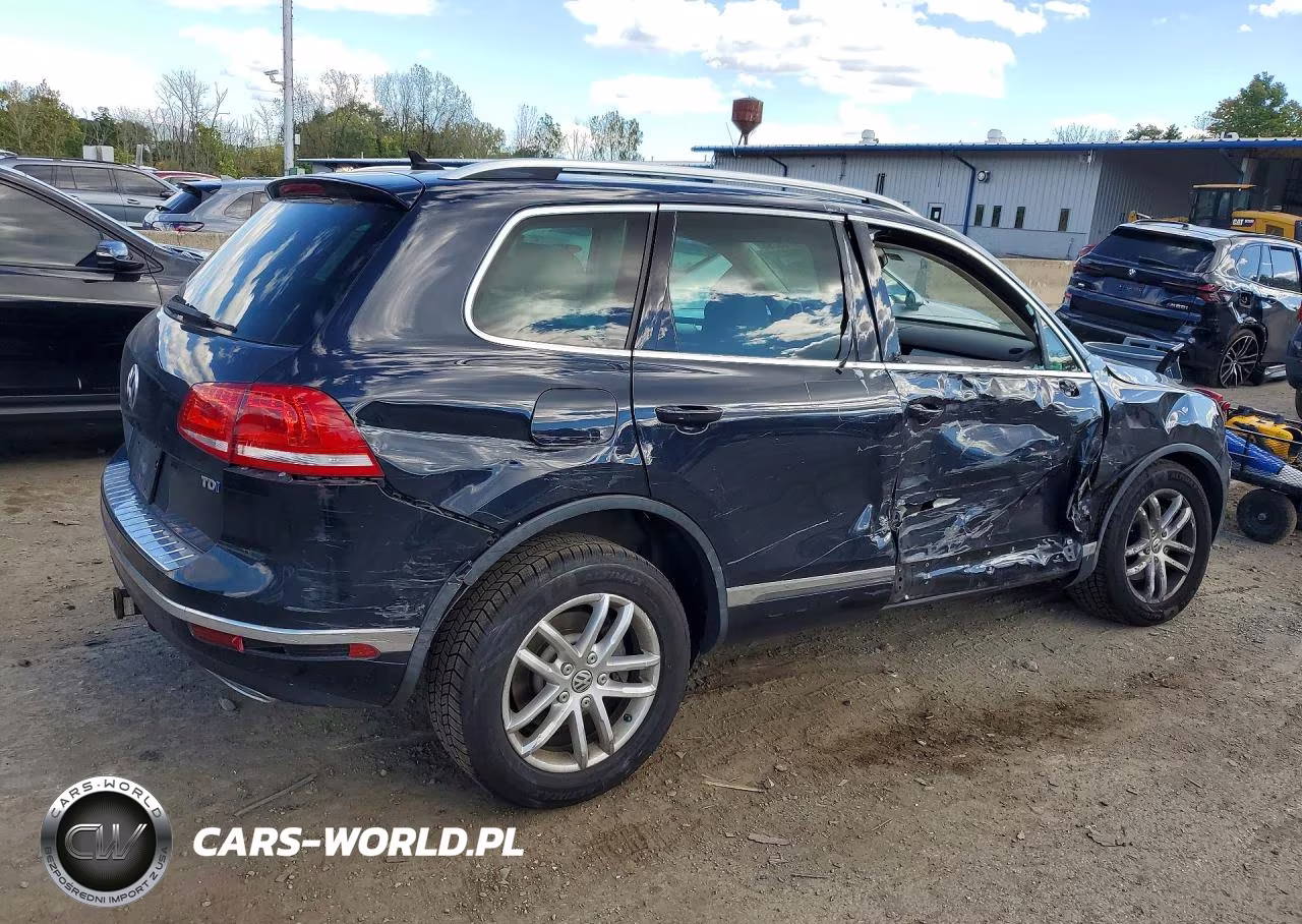 2016 Volkswagen Touareg Tdi VIN:WVGEP9BP7GD006523 - 3