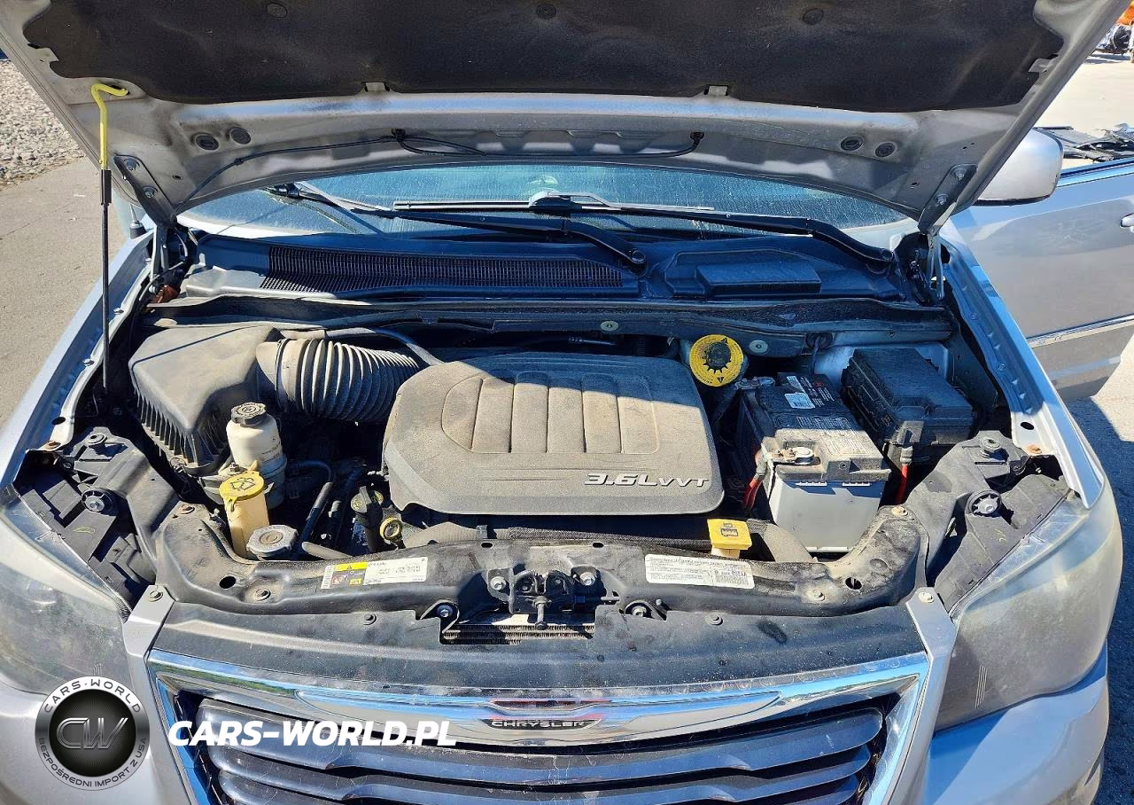 2014 Chrysler Town & Country S VIN:2C4RC1HG9ER461085 - 12