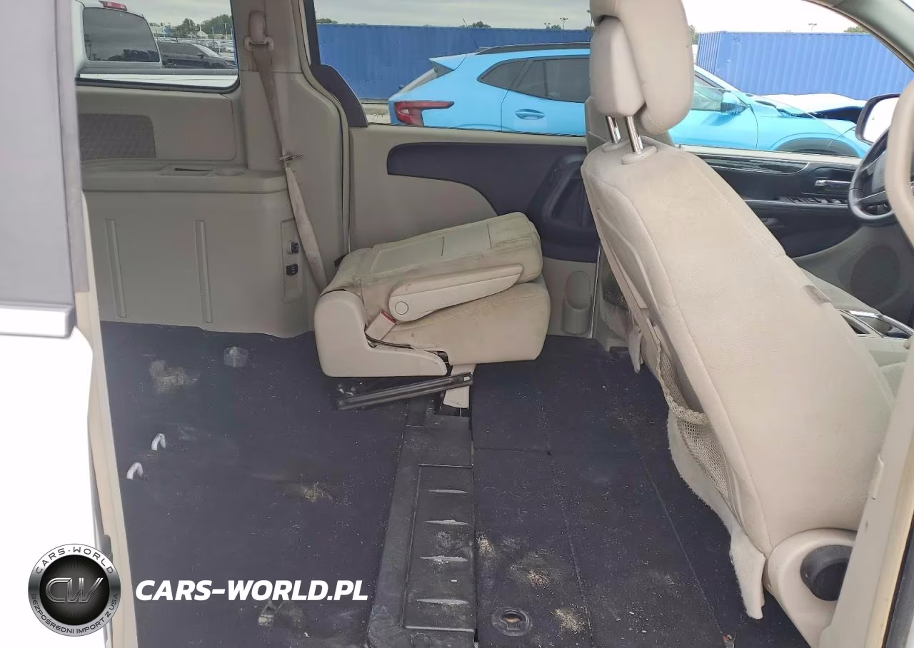 2011 Chrysler Town & Country Touring VIN:2A4RR5DG5BR649264 - 11